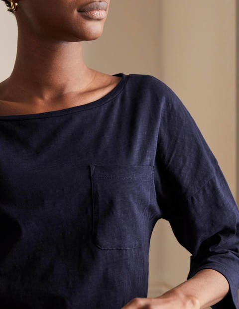 Das kastenförmige Baumwoll-T-Shirt mit U-Boot-Ausschnitt - Navy Das kastenförmige Baumwoll-T-Shirt mit U-Boot-Ausschnitt - Navy