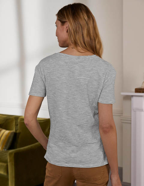 Das Boyfriend-T-Shirt aus Baumwolle - Naturweiß/Navy Das Boyfriend-T-Shirt aus Baumwolle - Naturweiß/Navy