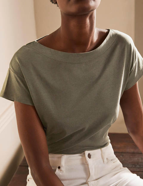 Superweiches T-Shirt mit U-Boot-Ausschnitt - Klassisches Khaki Superweiches T-Shirt mit U-Boot-Ausschnitt - Klassisches Khaki