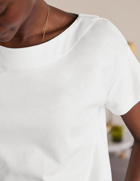 Superweiches T-Shirt mit U-Boot-Ausschnitt - Weiß Superweiches T-Shirt mit U-Boot-Ausschnitt - Weiß