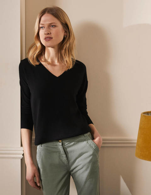 Cashmere V-neck Relaxed Jumper - Jet Black Cashmere V-neck Relaxed Jumper - Jet Black