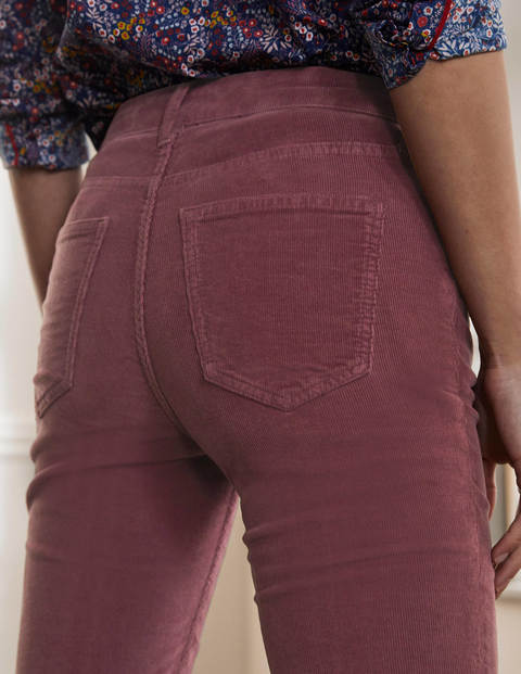 Schmale Cord-Jeans mit geradem Bein - Feigenpudding Schmale Cord-Jeans mit geradem Bein - Feigenpudding