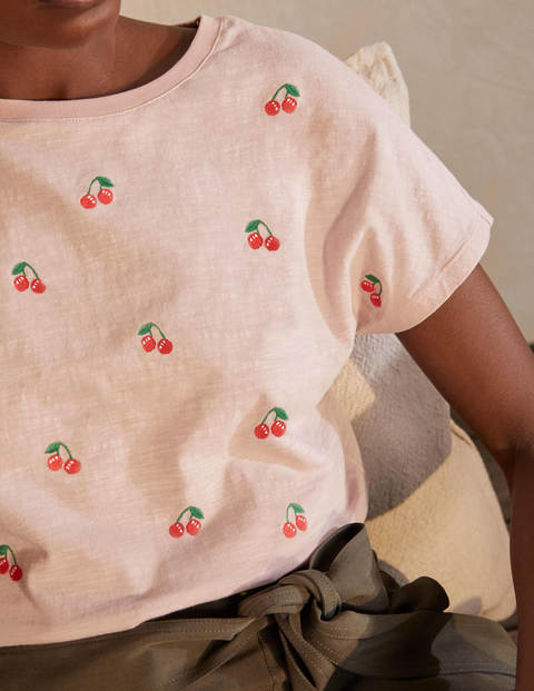 Lena Jersey-T-Shirt mit Stickerei - Milchshake, Kirschen Lena Jersey-T-Shirt mit Stickerei - Milchshake, Kirschen