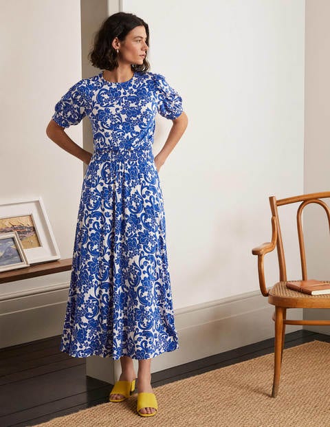 Robe midi Sophia à smocks - Bleu des cimes, motif floral groovy Robe midi Sophia à smocks - Bleu des cimes, motif floral groovy