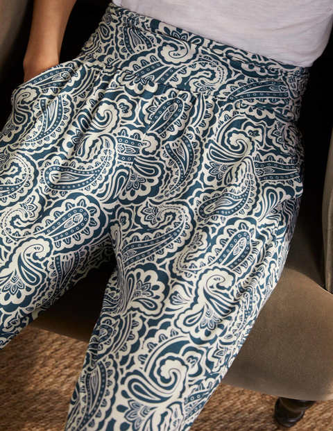Harems-Jogginghose aus Jersey - Dunkles Petrolblau, Sommerliches Paisleymuster Harems-Jogginghose aus Jersey - Dunkles Petrolblau, Sommerliches Paisleymuster