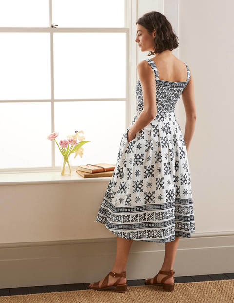 Aubrey Midikleid aus Baumwolle - Naturweiß, Reihen mit Frühlingssternkacheln Aubrey Midikleid aus Baumwolle - Naturweiß, Reihen mit Frühlingssternkacheln