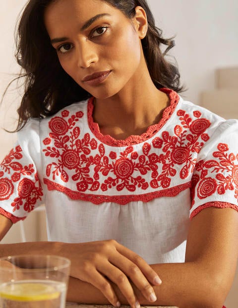 T-shirt Cornelia brodé - Blanc/rouge cerise T-shirt Cornelia brodé - Blanc/rouge cerise