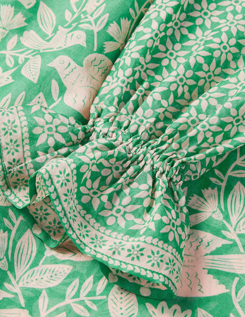 Blouse Gracie en coton - Vert feuille, motif Meadow Flight Blouse Gracie en coton - Vert feuille, motif Meadow Flight