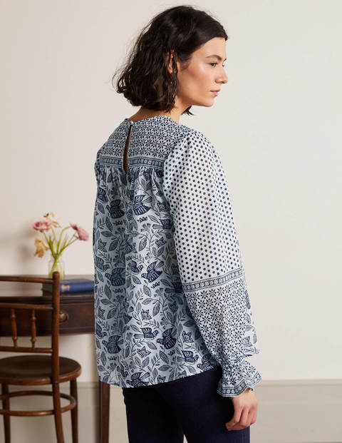 Blouse Gracie en coton - Ivoire, motif Meadow Flight Blouse Gracie en coton - Ivoire, motif Meadow Flight