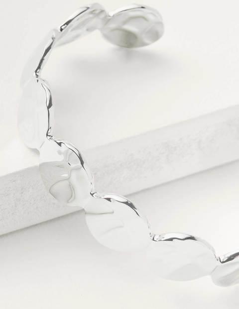 Hammered Disk Bangle - Silver Metallic Hammered Disk Bangle - Silver Metallic