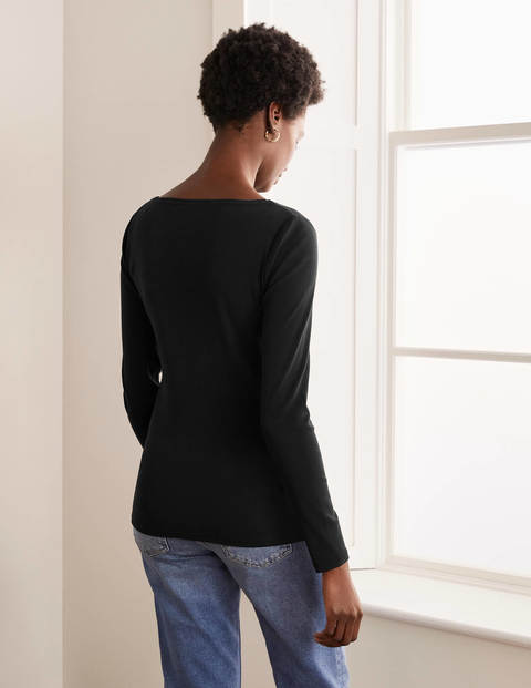 Essential Boatneck - Black Essential Boatneck - Black