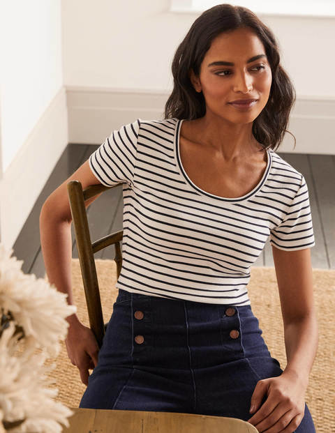 Essential Short Sleeve Tee - Ivory/Navy Essential Short Sleeve Tee - Ivory/Navy