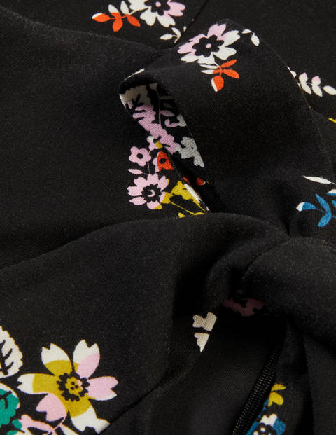 Maisie Ponte-Midikleid - Schwarz, Blumenwolken Maisie Ponte-Midikleid - Schwarz, Blumenwolken