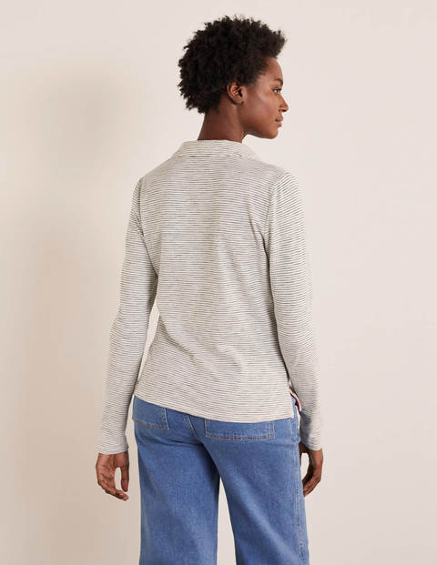 The Cotton Collar Notch Tee - Ivory/Navy The Cotton Collar Notch Tee - Ivory/Navy