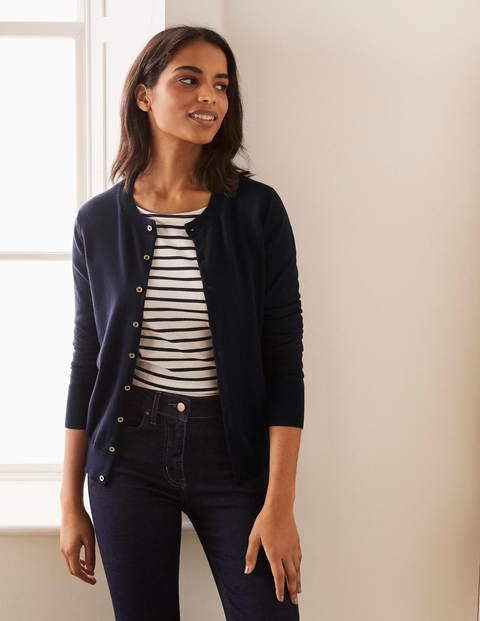Eldon Baumwollcardigan mit Rundhalsausschnitt - Navy Eldon Baumwollcardigan mit Rundhalsausschnitt - Navy
