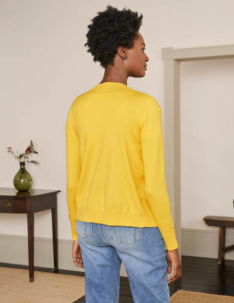 Eldon Baumwollcardigan mit Rundhalsausschnitt - Maisgelb Eldon Baumwollcardigan mit Rundhalsausschnitt - Maisgelb