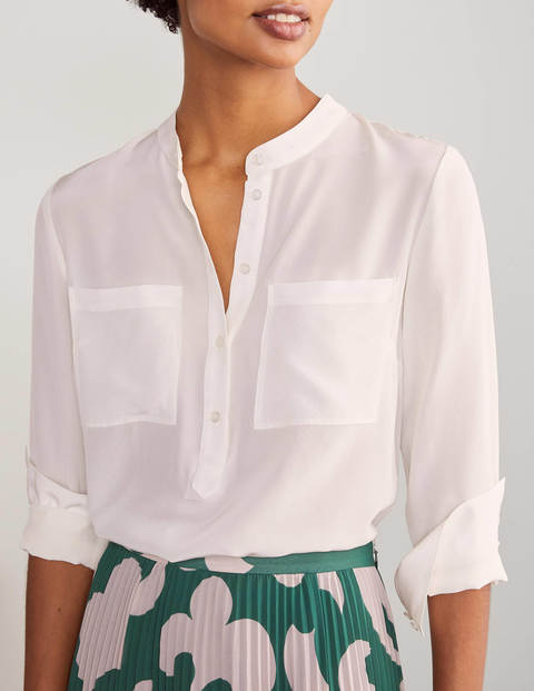 Kragenlose Seidenbluse - Naturweiß Kragenlose Seidenbluse - Naturweiß