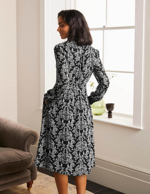 Robe-chemise Sylvia - Noir, motif Parrot Paradise Robe-chemise Sylvia - Noir, motif Parrot Paradise