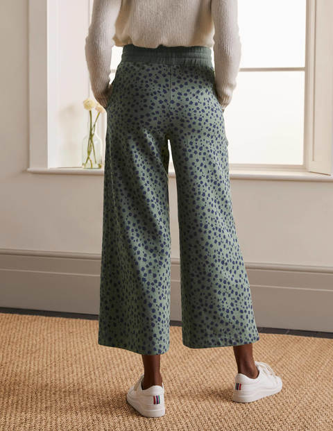 Bas de jogging court Thelma en jersey - Aulne, motif Falling Bud Bas de jogging court Thelma en jersey - Aulne, motif Falling Bud
