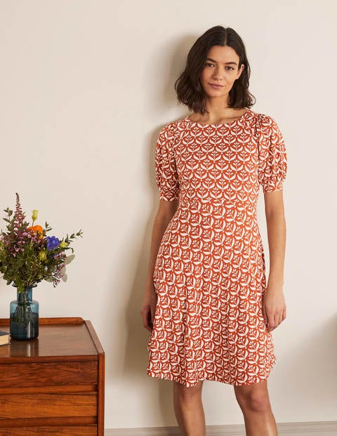 Robe Roberta en jersey - Rouge cuivré, motif Flora Bud Robe Roberta en jersey - Rouge cuivré, motif Flora Bud