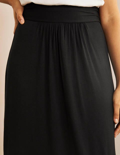 Ruched Waist Skirt - Black Ruched Waist Skirt - Black