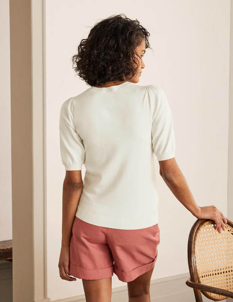 Belsay Strick-T-Shirt mit Stickerei - Naturweiß Belsay Strick-T-Shirt mit Stickerei - Naturweiß