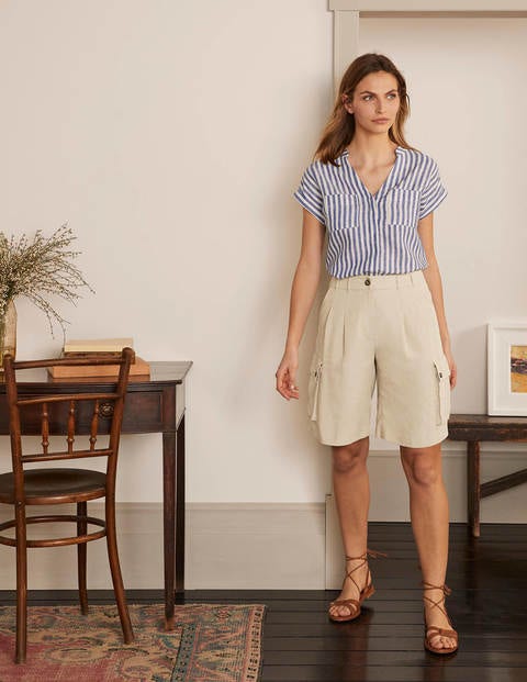 Ailesbury Cargo Shorts - Sand Ailesbury Cargo Shorts - Sand