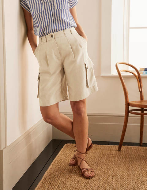 Ailesbury Cargo Shorts - Sand Ailesbury Cargo Shorts - Sand