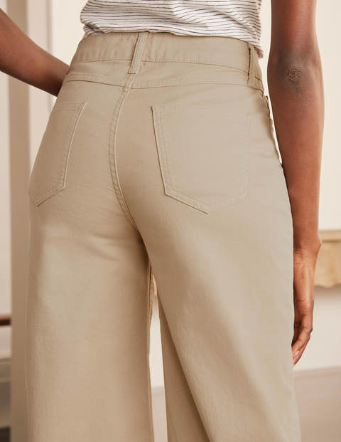 Jeans mit weitem Bein und Hornoptik-Knöpfen - Leinen Jeans mit weitem Bein und Hornoptik-Knöpfen - Leinen
