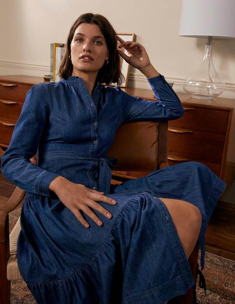 Ellen Hemdblusenkleid mit Stufen - Mittleres Vintageblau, Denim