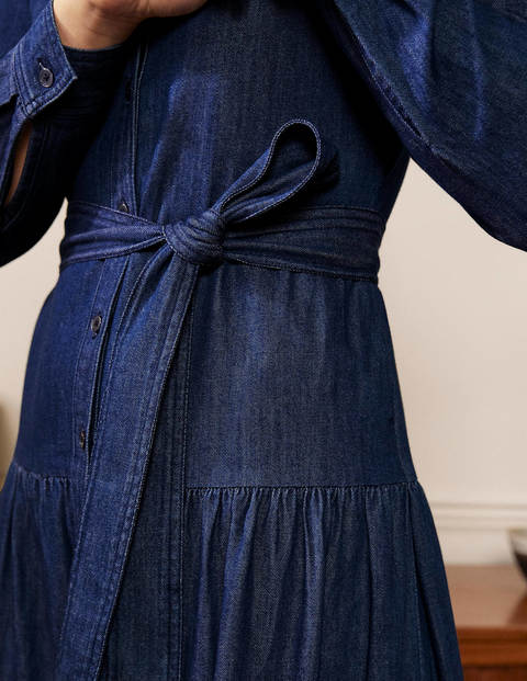 Ellen Hemdblusenkleid mit Stufen - Mittleres Vintageblau, Denim