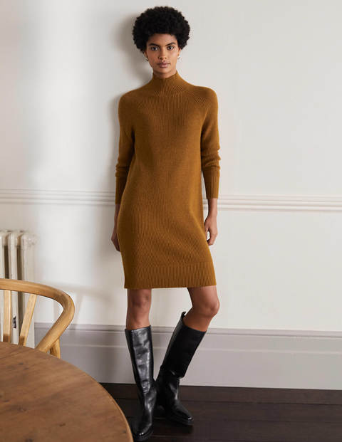 Strickkleid mit hohem Kragen - Altes Moosgrün Strickkleid mit hohem Kragen - Altes Moosgrün