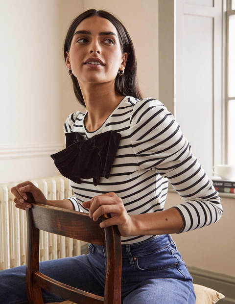 Imogen Bretonshirt - Naturweiß/Schwarz, Schleife Imogen Bretonshirt - Naturweiß/Schwarz, Schleife
