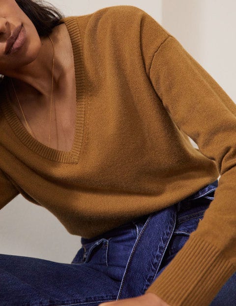 Cashmere V-neck Relaxed Jumper - Moss Brown