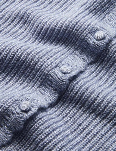 Ella Flauschiger Cardigan mit Muschelsaum - Flussblau Ella Flauschiger Cardigan mit Muschelsaum - Flussblau