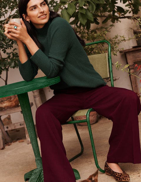 Mia Gerippter Pullover mit hohem Kragen - Mitternachtsgrün Mia Gerippter Pullover mit hohem Kragen - Mitternachtsgrün