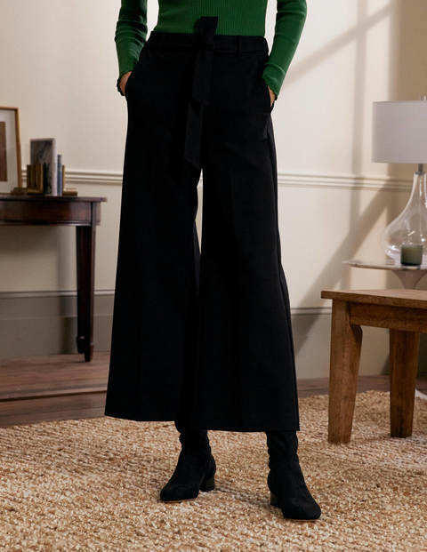 Ponte Pull-On Culottes - Black Ponte Pull-On Culottes - Black