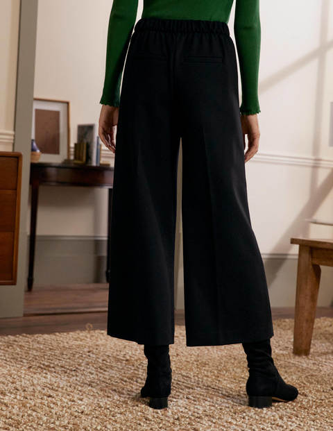 Ponte Pull-On Culottes - Black Ponte Pull-On Culottes - Black
