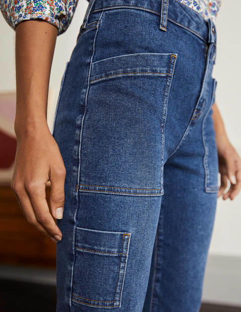 Schmal zulaufende Jeans mit aufgesetzten Taschen - Mittleres Vintageblau Schmal zulaufende Jeans mit aufgesetzten Taschen - Mittleres Vintageblau