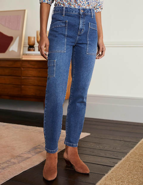 Schmal zulaufende Jeans mit aufgesetzten Taschen - Mittleres Vintageblau Schmal zulaufende Jeans mit aufgesetzten Taschen - Mittleres Vintageblau