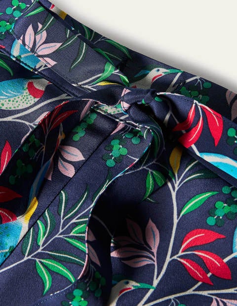 Pyjama avec caraco en soie - Bleu marine, oiseau baie Pyjama avec caraco en soie - Bleu marine, oiseau baie