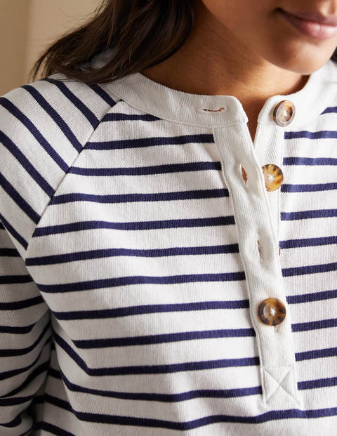 Mariner Henley Top - Ivory/Navy Mariner Henley Top - Ivory/Navy