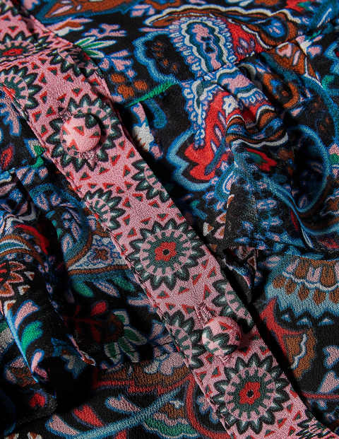 Maxikleid mit Rüschenstufen - Schwarz/Rot, Fantasiemuster Maxikleid mit Rüschenstufen - Schwarz/Rot, Fantasiemuster