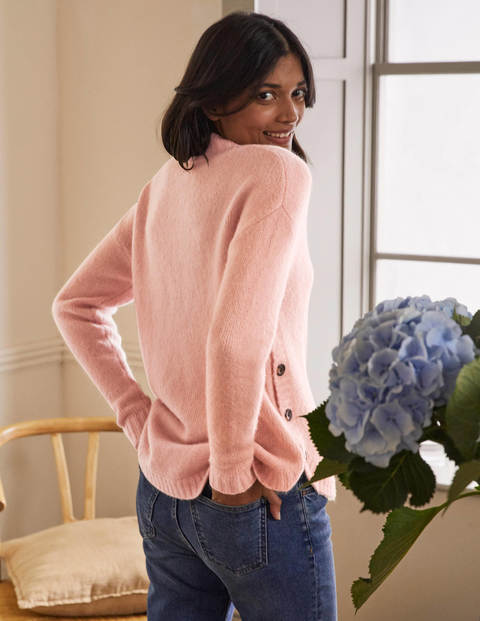 Flauschiger Pullover mit seitlichem Knopf - Milchshake Flauschiger Pullover mit seitlichem Knopf - Milchshake