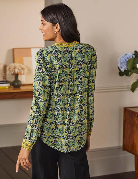 Blouse sans col en soie - Doré miel/bleu marine foncé Blouse sans col en soie - Doré miel/bleu marine foncé