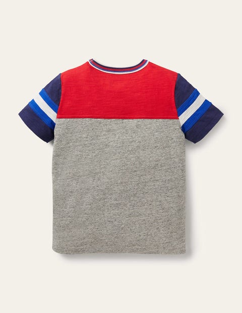Sportliches T-Shirt mit Blockfarben - Erdbeerkuchenrot