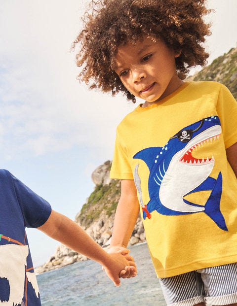 Beach Appliqué T-shirt - Daffodil Yellow Shark