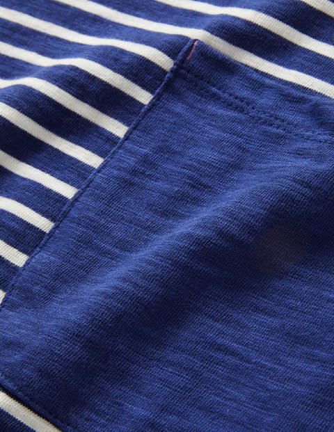 Fröhliches Jerseykleid mit Taschen - Segelblau, Regenbogenbündchen Fröhliches Jerseykleid mit Taschen - Segelblau, Regenbogenbündchen