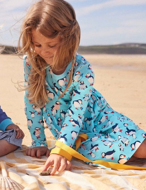 Fröhliches Jerseykleid mit langen Ärmeln - Wasserblau, Papageitaucher Fröhliches Jerseykleid mit langen Ärmeln - Wasserblau, Papageitaucher