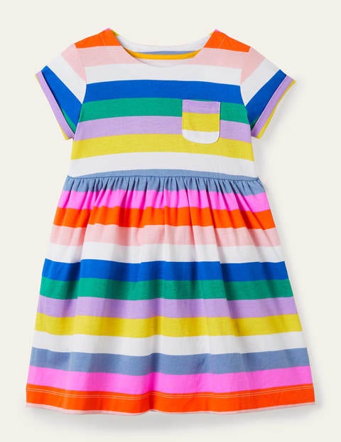 Fröhliches Jerseykleid mit kurzen Ärmeln - Bunt/Regenbogen, Gestreift Fröhliches Jerseykleid mit kurzen Ärmeln - Bunt/Regenbogen, Gestreift